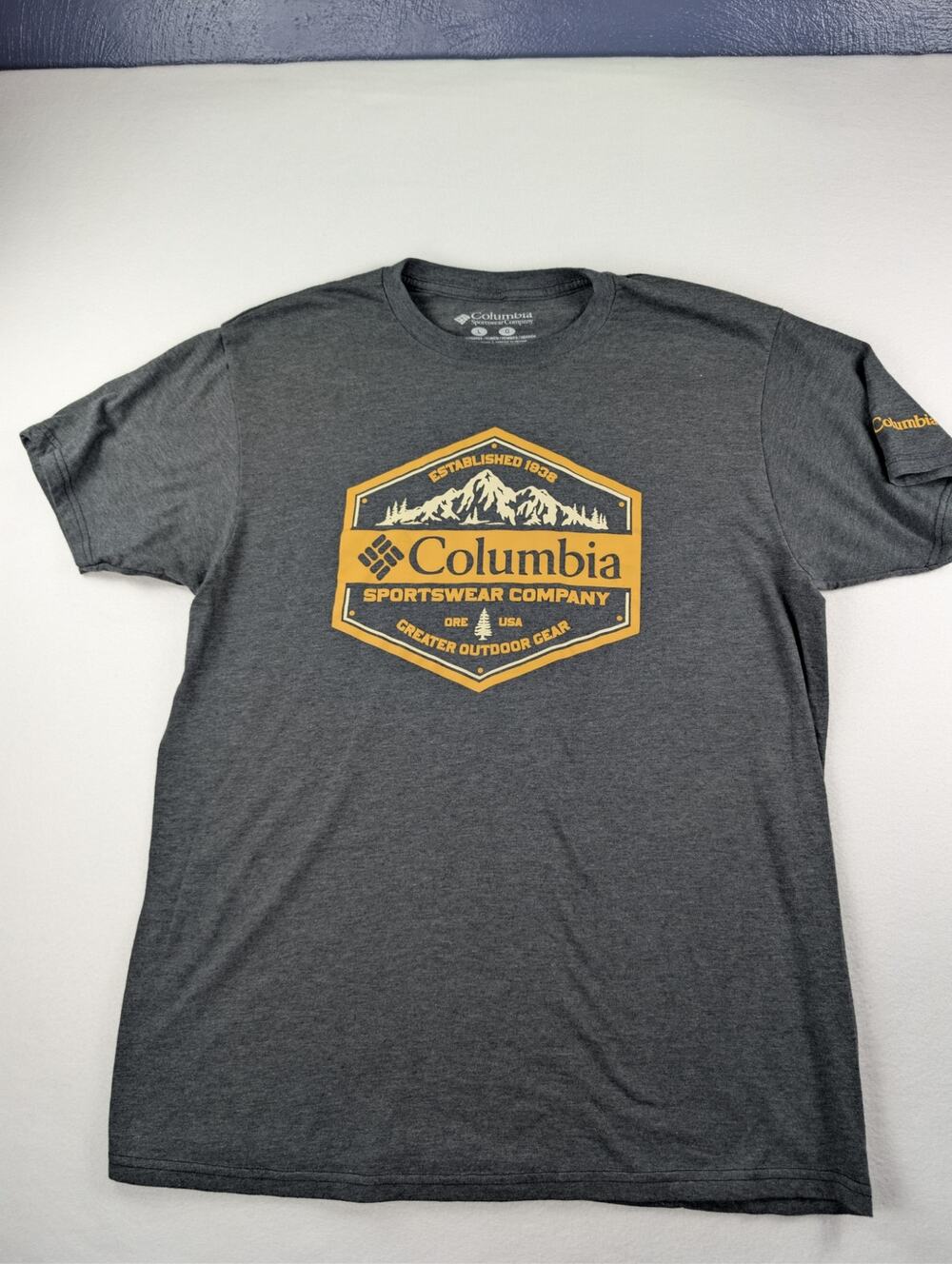 Columbia Sportswear Men’s L Gray Mountain Outdoor Graphic T-Shirt